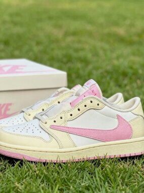 Nike Air Jordan 1 Low Travis Scott Shy Pink